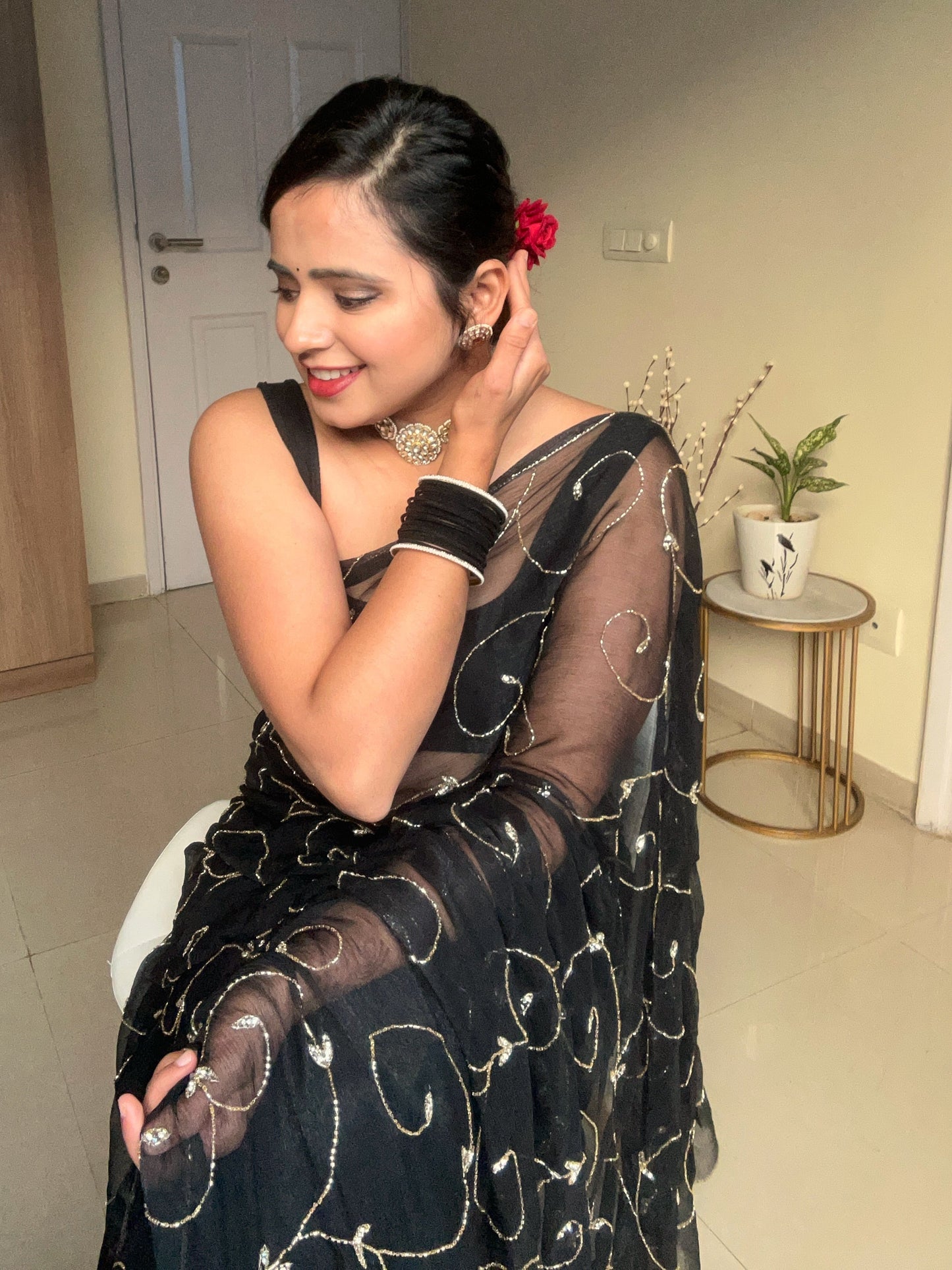 Banno Tera Swagger -Jaal Embroidery Pre-Pleated Shimmer Chiffon Saree