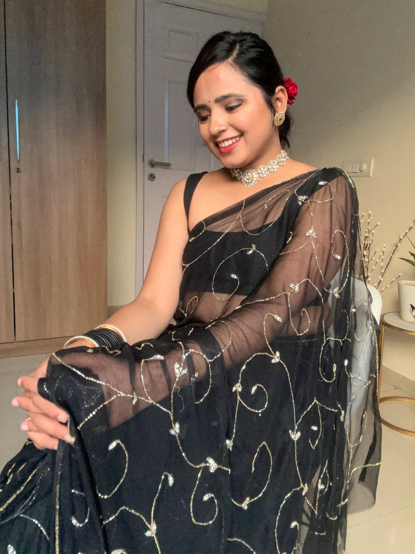 Banno Tera Swagger -Jaal Embroidery Pre-Pleated Shimmer Chiffon Saree