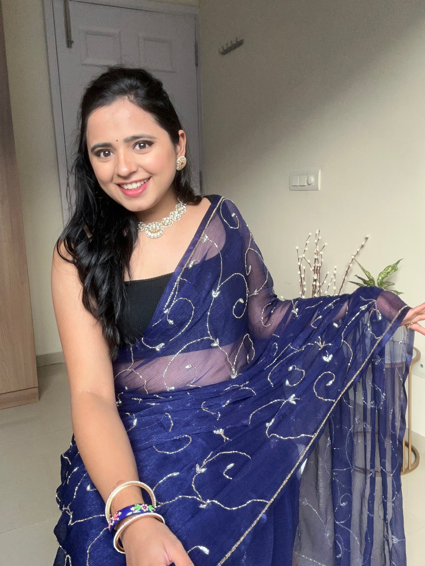Banno Tera Swagger -Jaal Embroidery Pre-Pleated Shimmer Chiffon Saree