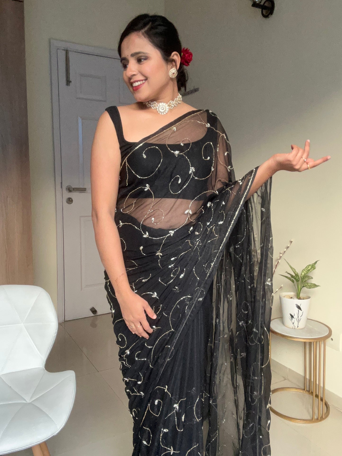 Banno Tera Swagger -Jaal Embroidery Pre-Pleated Shimmer Chiffon Saree