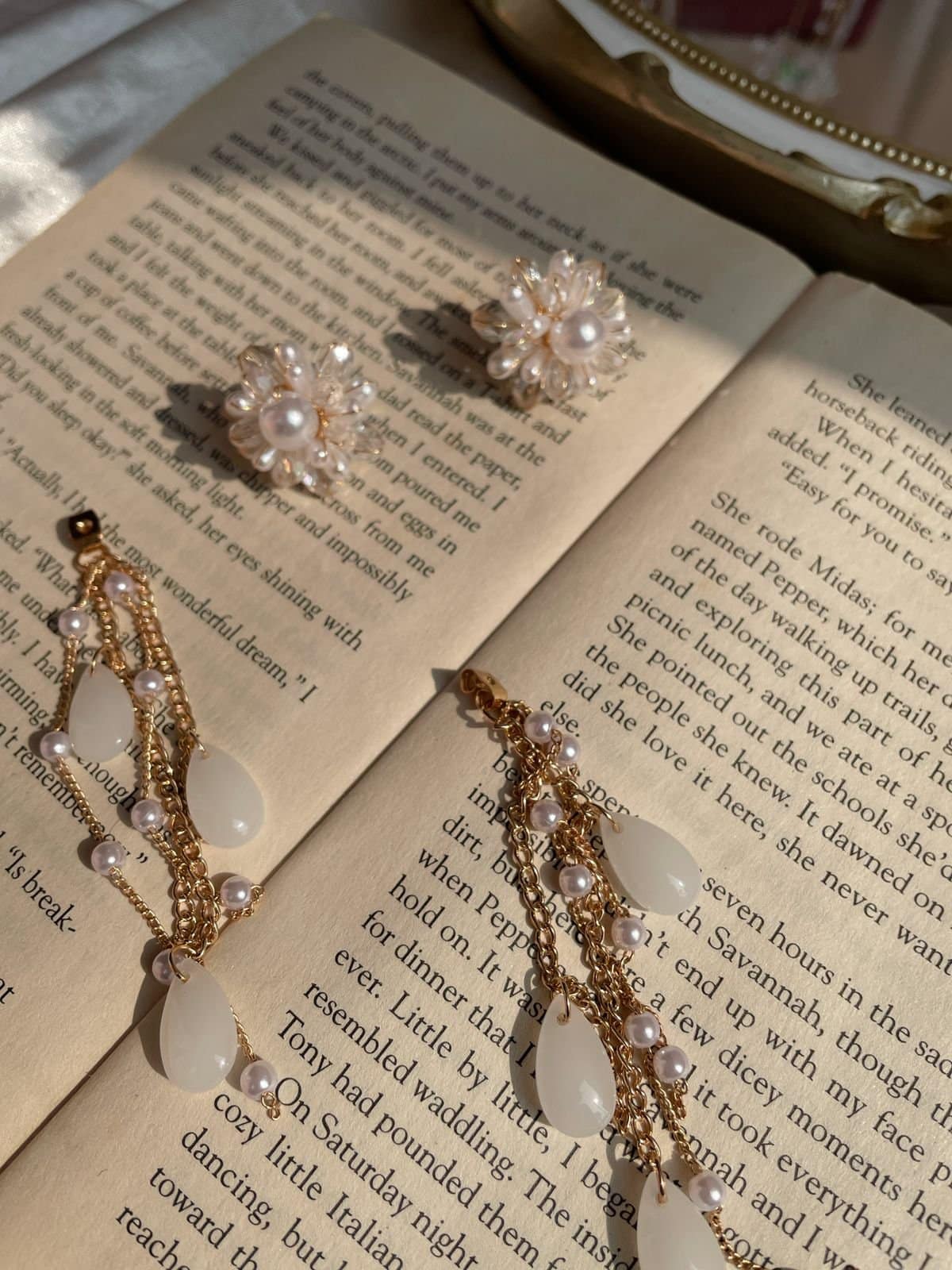Snowfall Charm Pearl Earrings