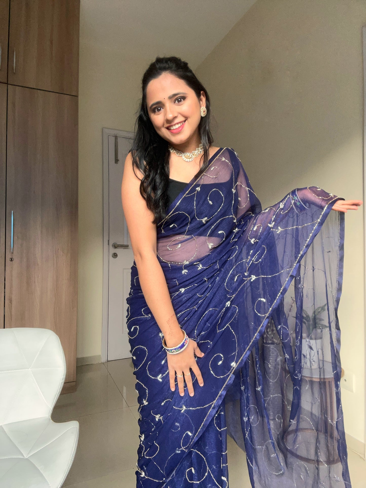 Banno Tera Swagger -Jaal Embroidery Pre-Pleated Shimmer Chiffon Saree