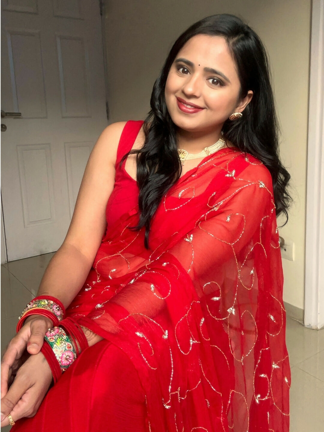 Banno Tera Swagger -Jaal Embroidery Pre-Pleated Shimmer Chiffon Saree