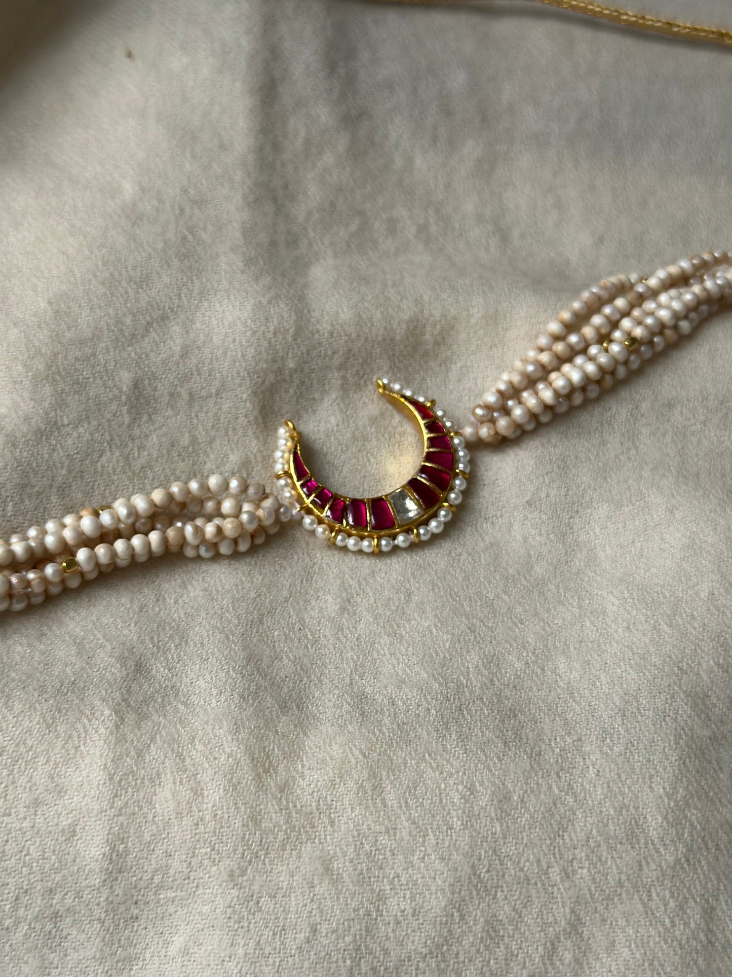 Chaand Kundan Choker