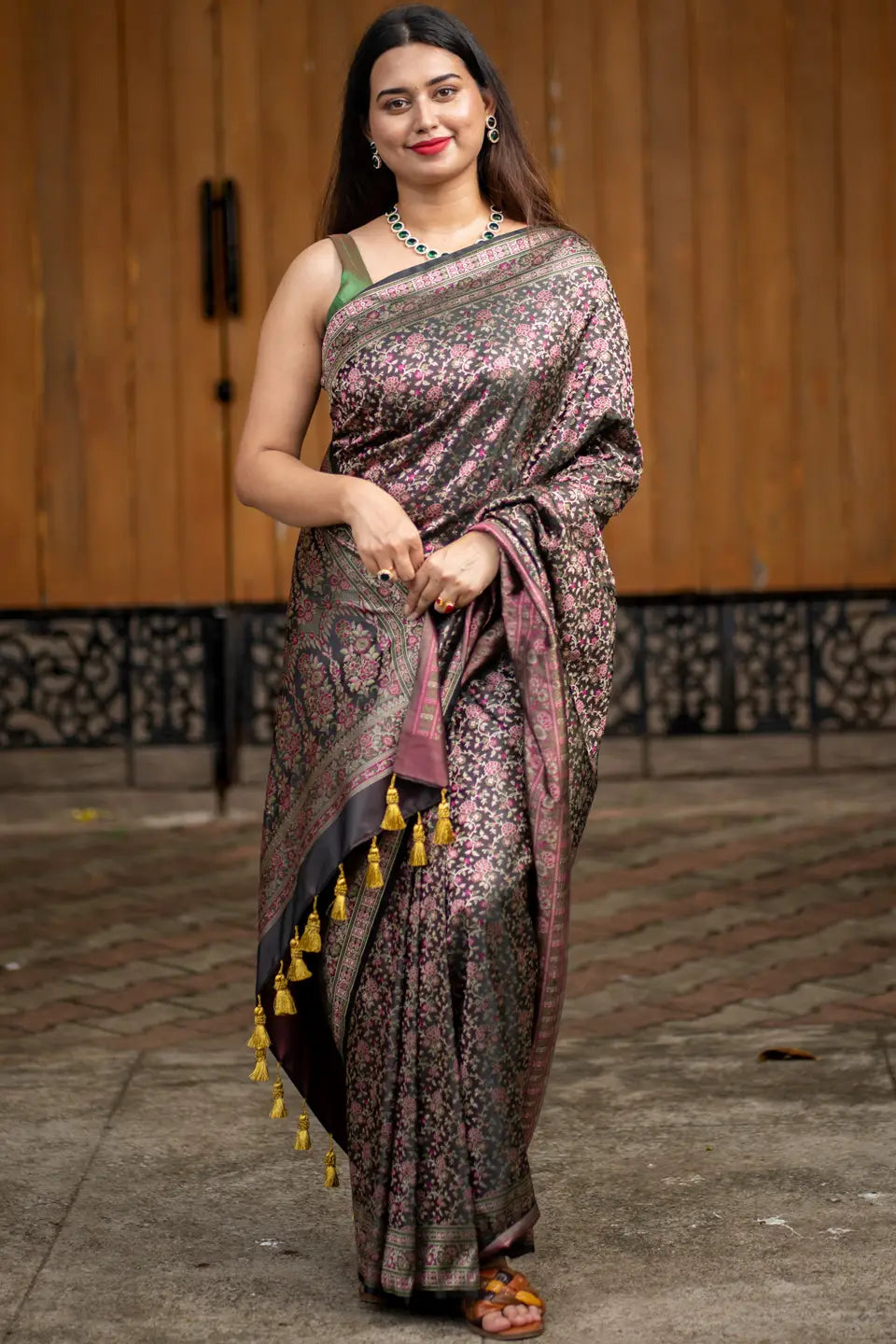 Jamawar Banarasi Silk Saree With Tassels
