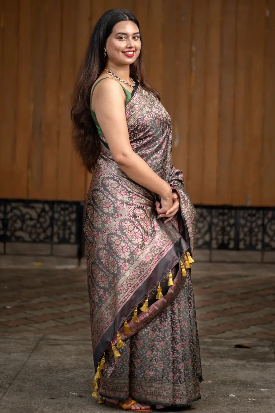 Jamawar Banarasi Silk Saree With Tassels
