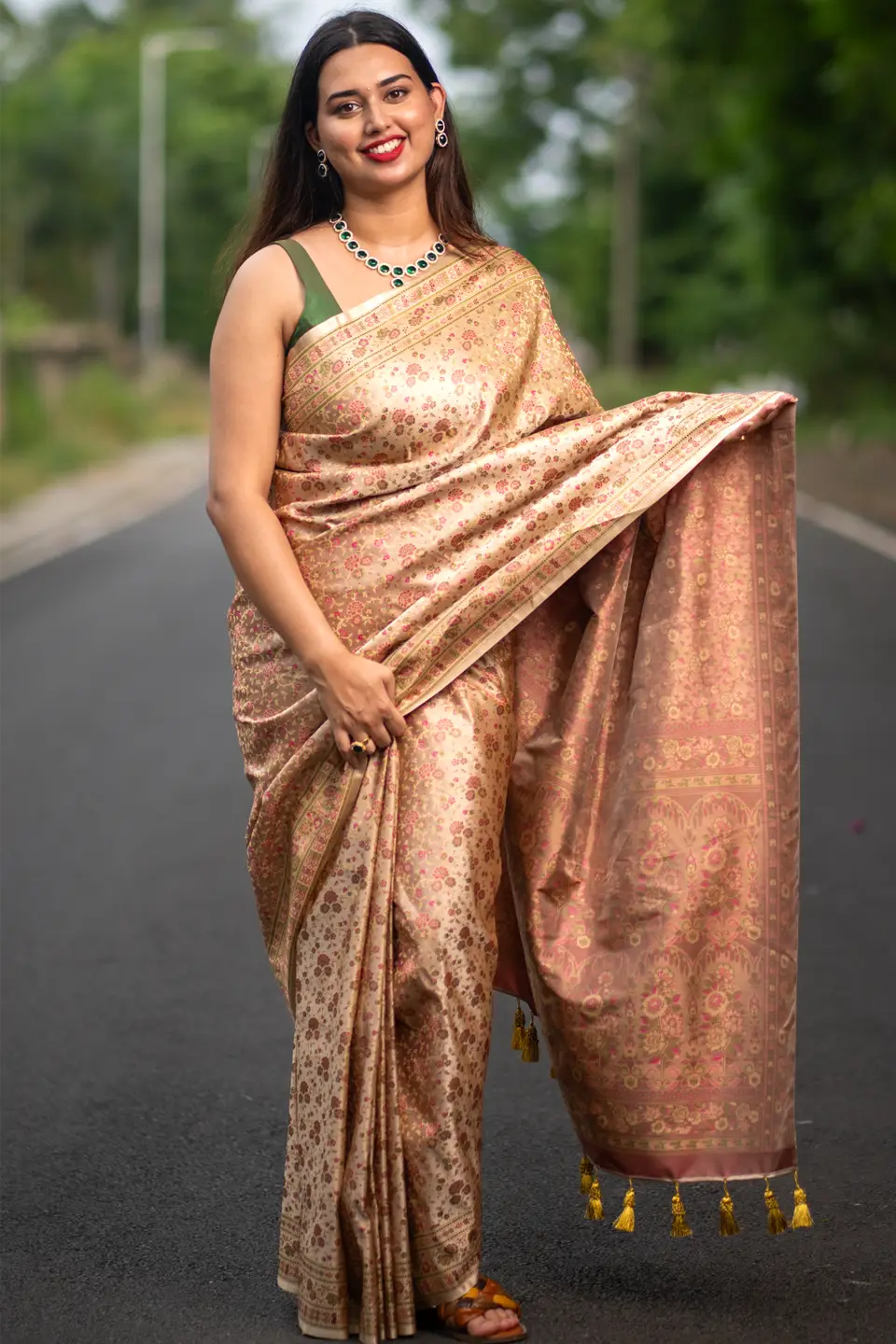 Jamawar Banarasi Silk Saree With Tassels
