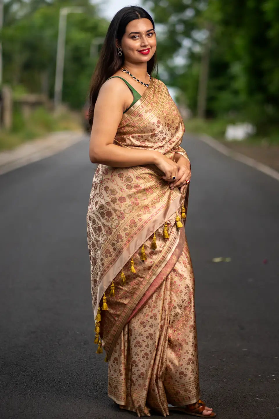 Jamawar Banarasi Silk Saree With Tassels