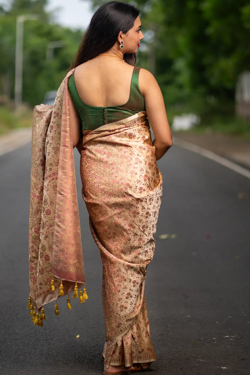 Jamawar Banarasi Silk Saree With Tassels