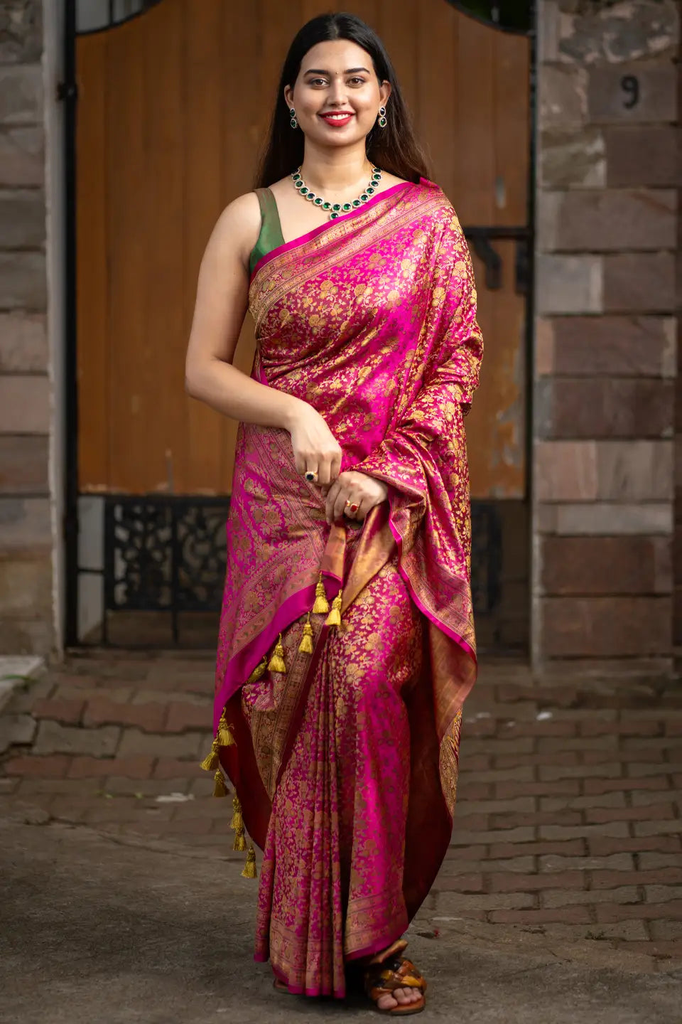 Jamawar Banarasi Silk Saree With Tassels