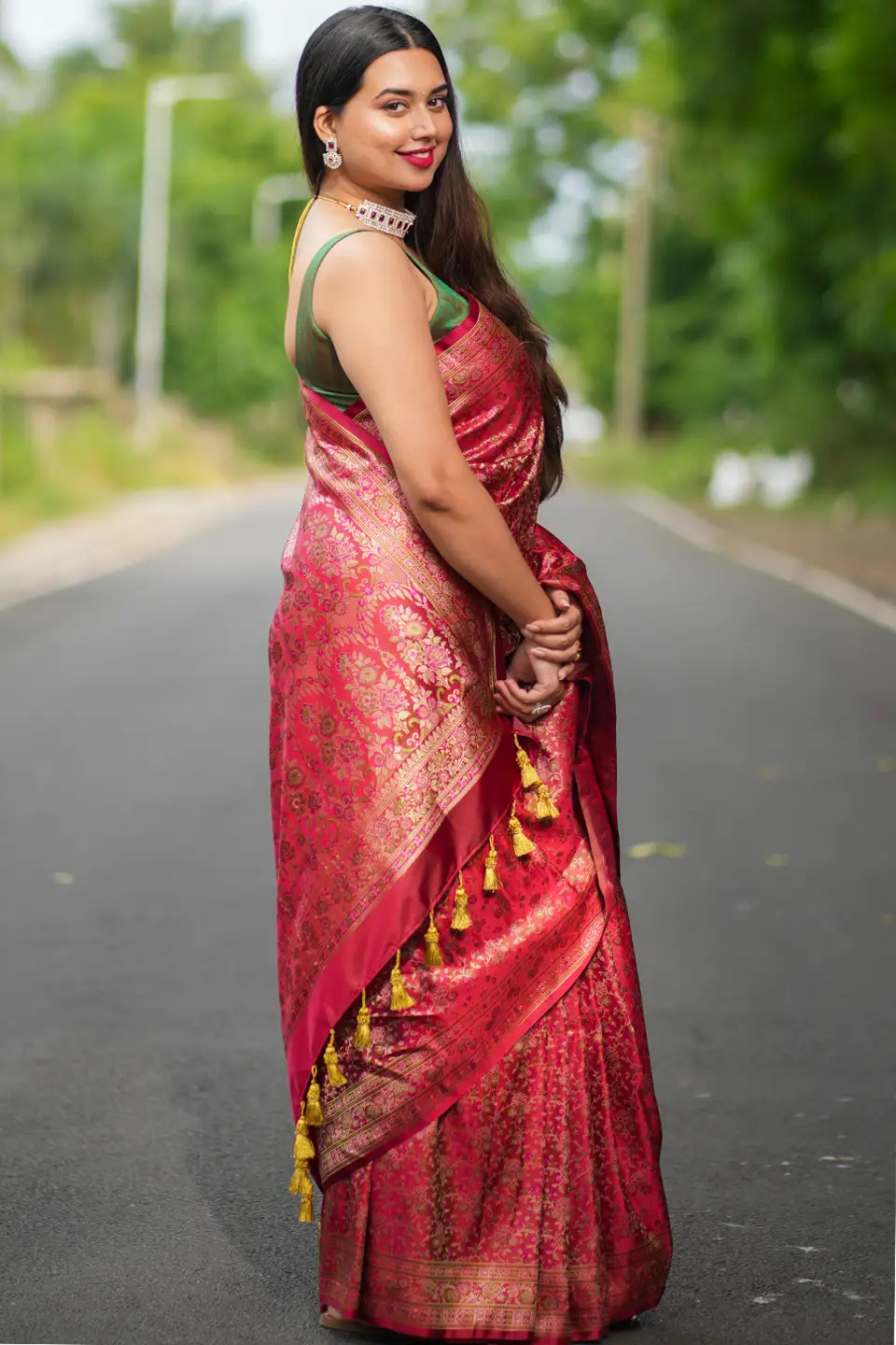 Jamawar Banarasi Silk Saree With Tassels