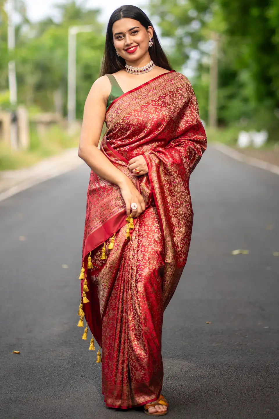 Jamawar Banarasi Silk Saree With Tassels