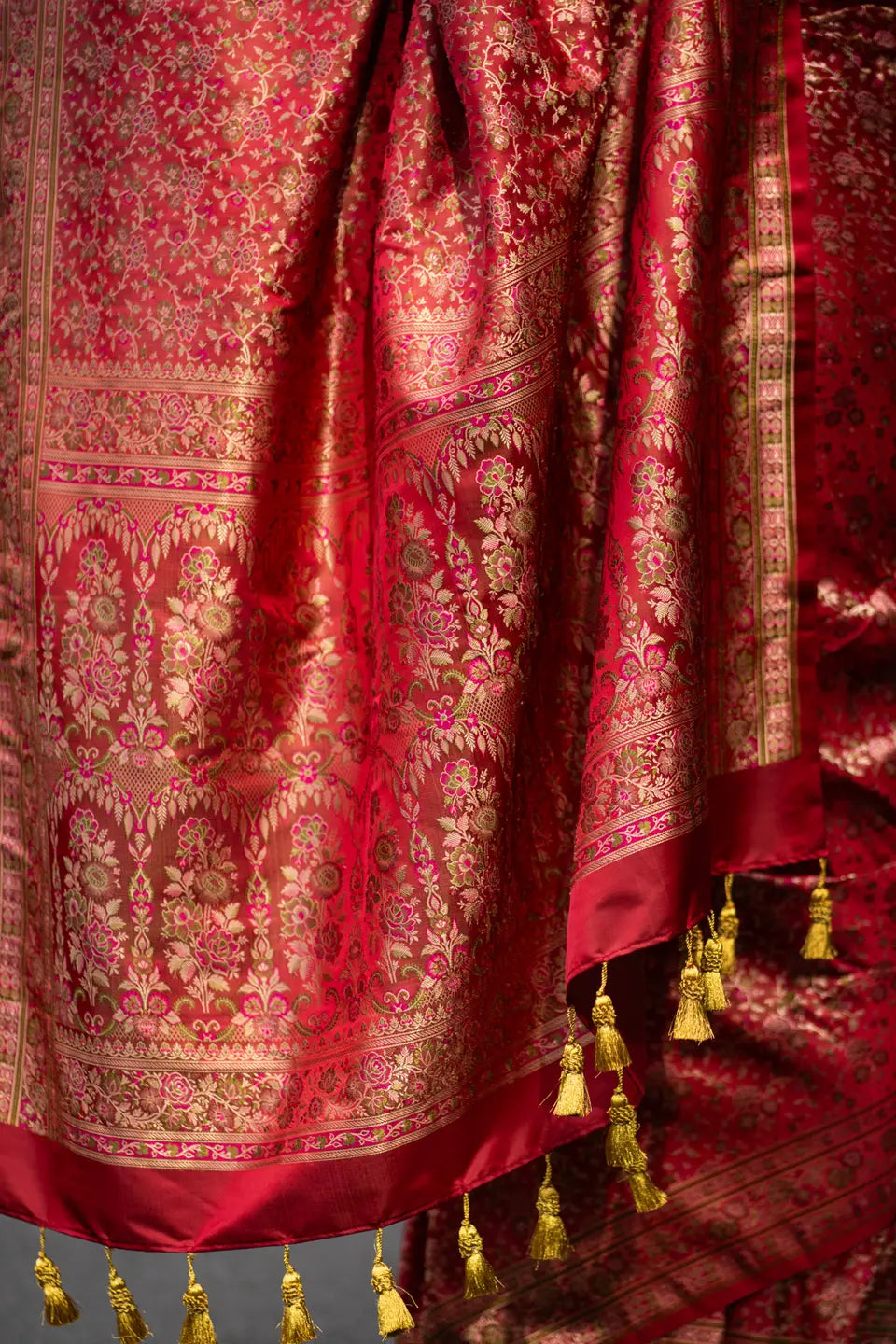 Jamawar Banarasi Silk Saree With Tassels