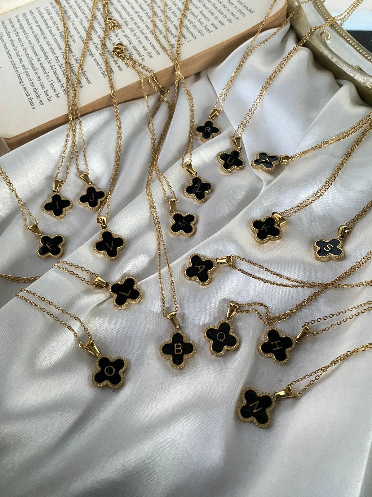 Engrave Delights Clover Leaf Alphabet Pendant (A-Z)