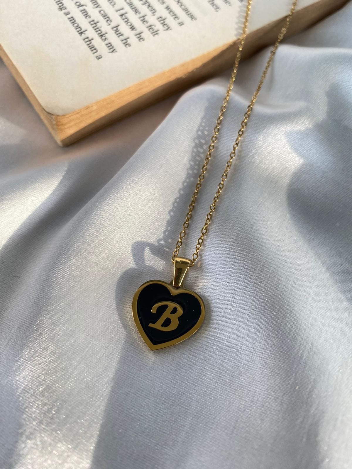 Engrave Delights Heart Neckchains (A-Z)