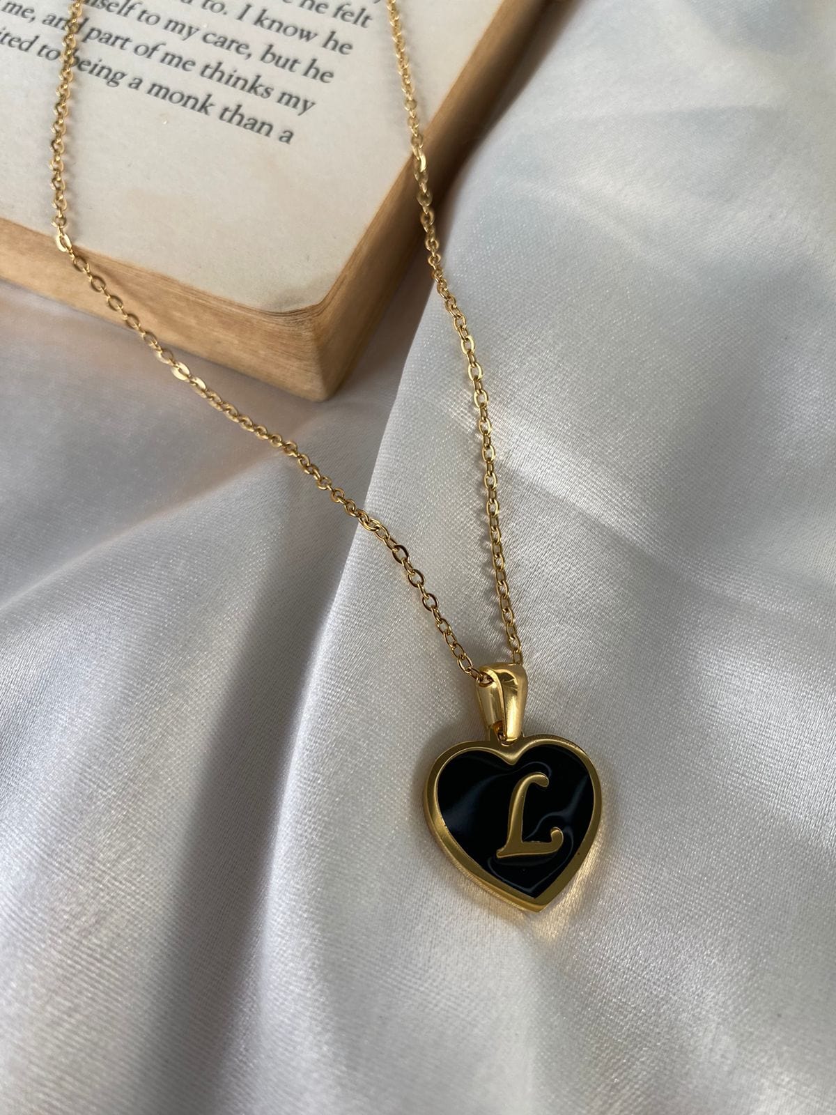 Engrave Delights Heart Neckchains (A-Z)