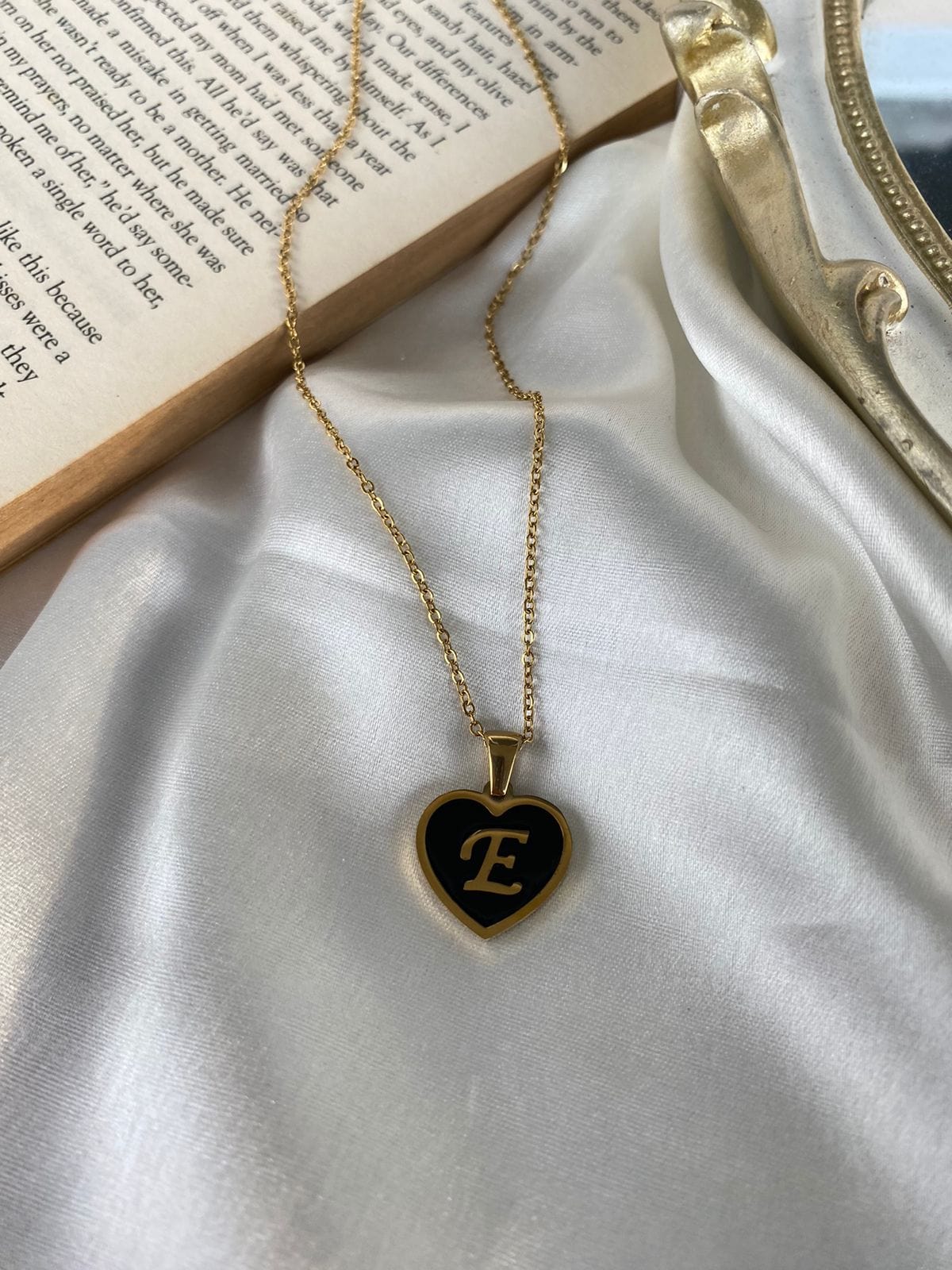 Engrave Delights Heart Neckchains (A-Z)