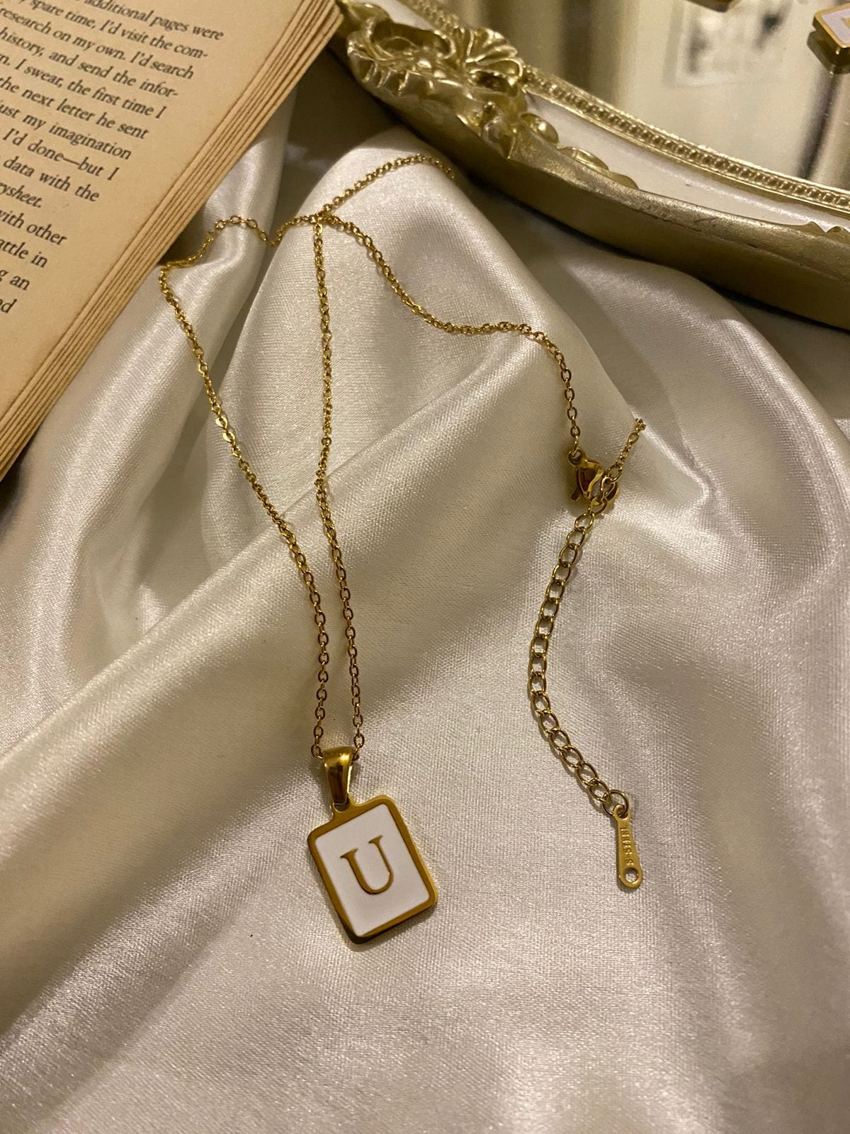 Engrave Delight Classic White Alphabet Pendant (A-Z)