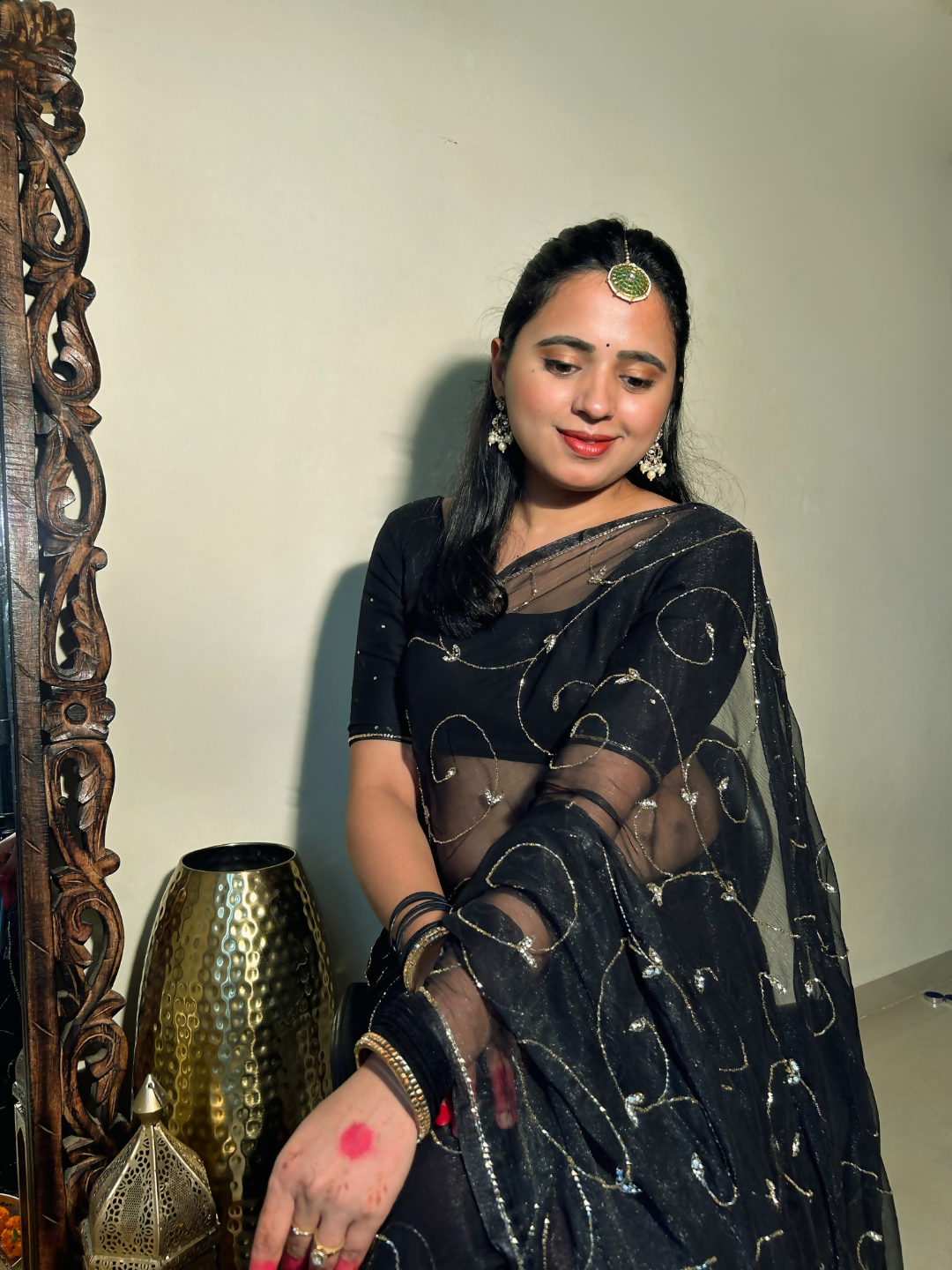 Banno Tera Swagger -Jaal Embroidery Pre-Pleated Shimmer Chiffon Saree