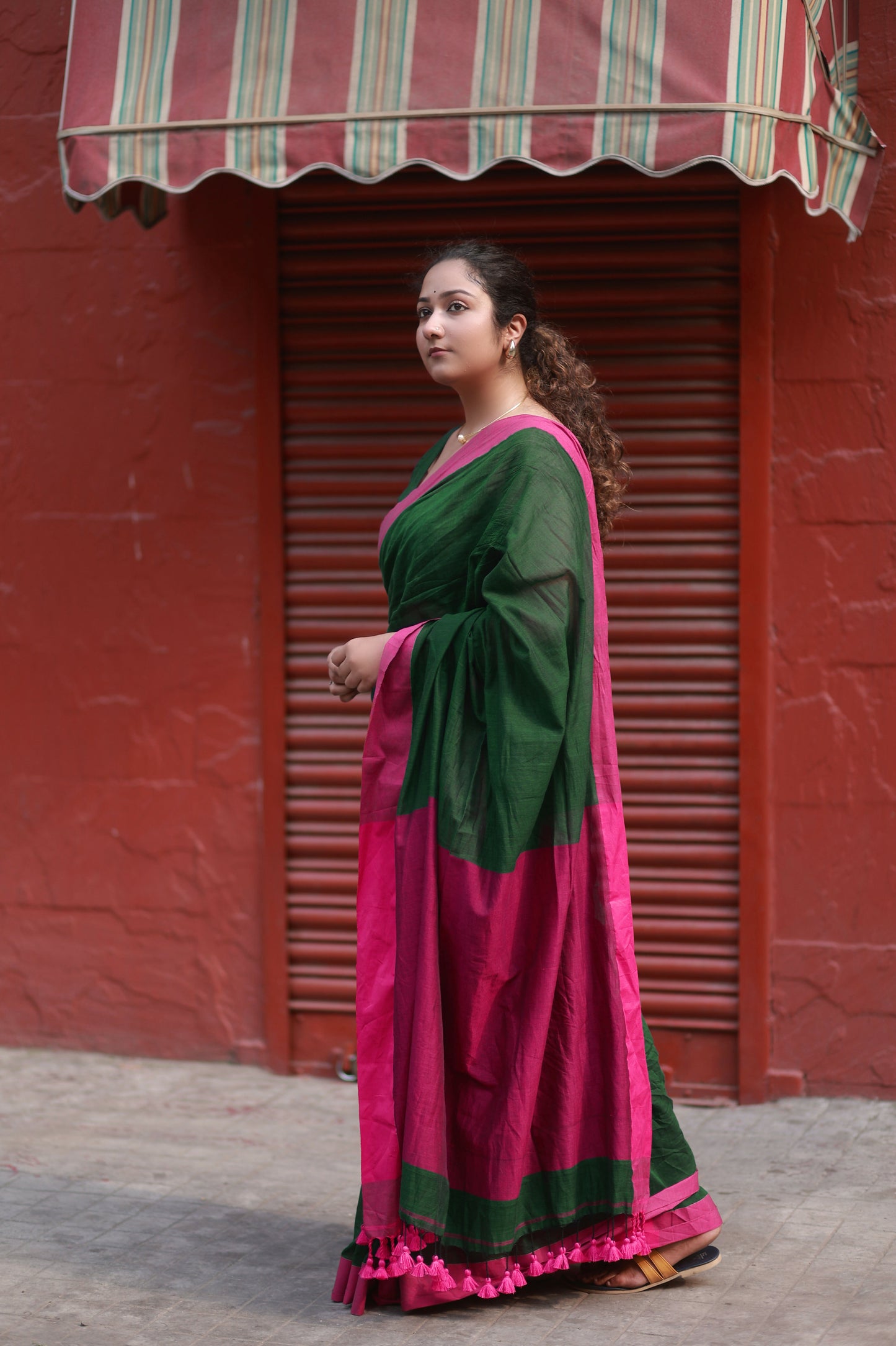 Emerald & Pink Handwoven Mulmul Cotton Saree