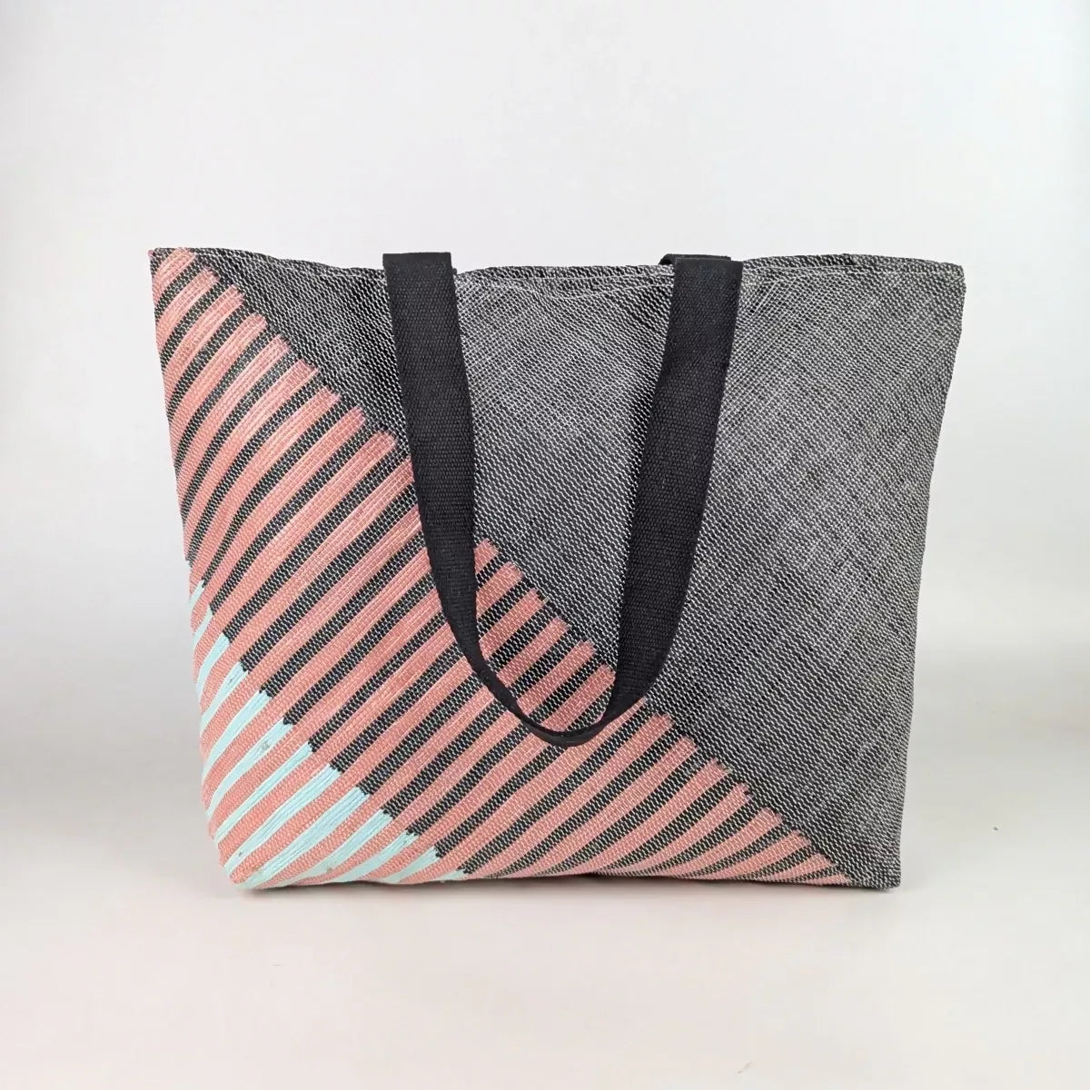 Upcycled_Handwoven_Designer_Beach_Bag_BBD0325-007_PS_W