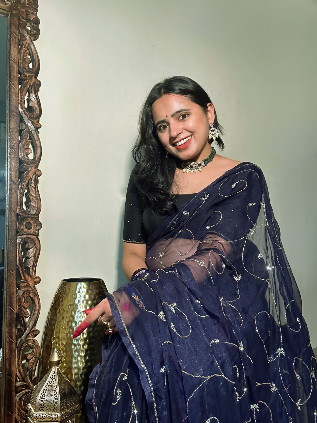 Banno Tera Swagger -Jaal Embroidery Pre-Pleated Shimmer Chiffon Saree