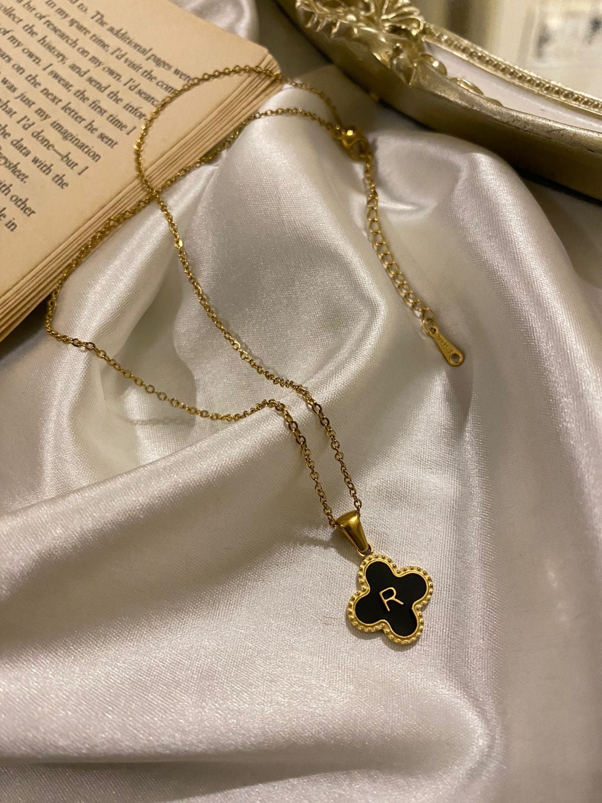 Engrave Delights Clover Leaf Alphabet Pendant (A-Z)