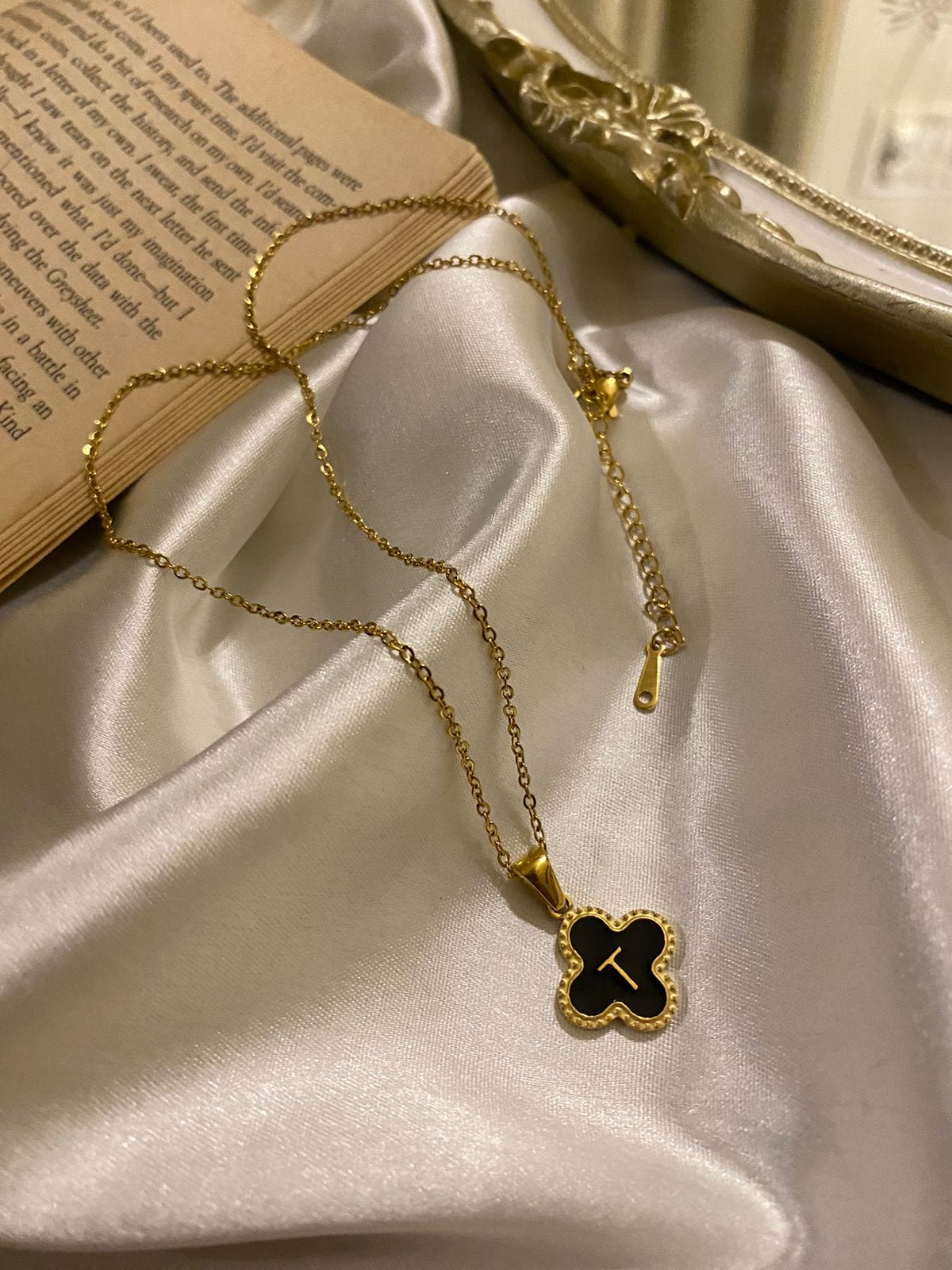 Engrave Delights Clover Leaf Alphabet Pendant (A-Z)