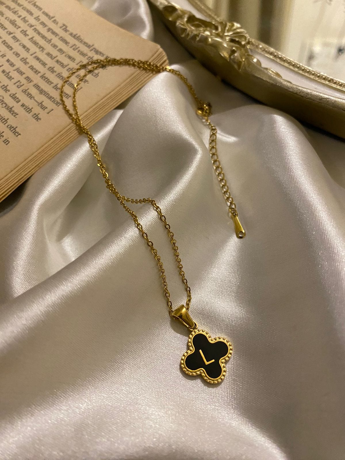 Engrave Delights Clover Leaf Alphabet Pendant (A-Z)