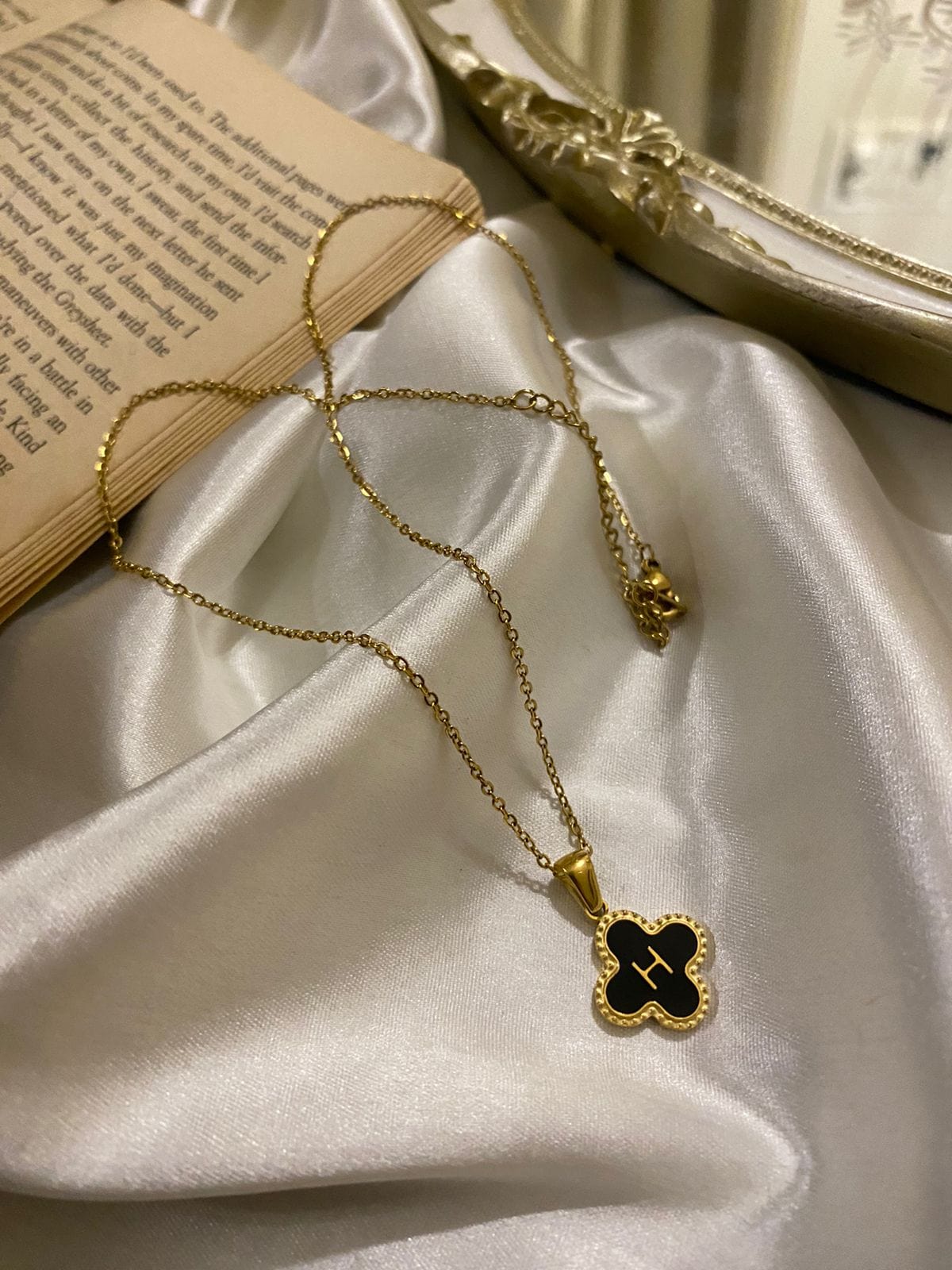 Engrave Delights Clover Leaf Alphabet Pendant (A-Z)