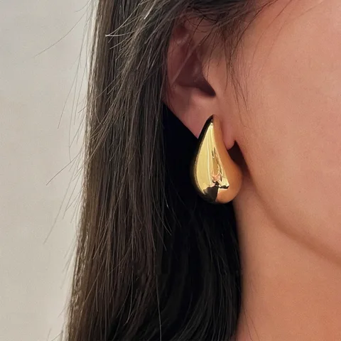 Lea - The Girl In her Soft Era Earrings