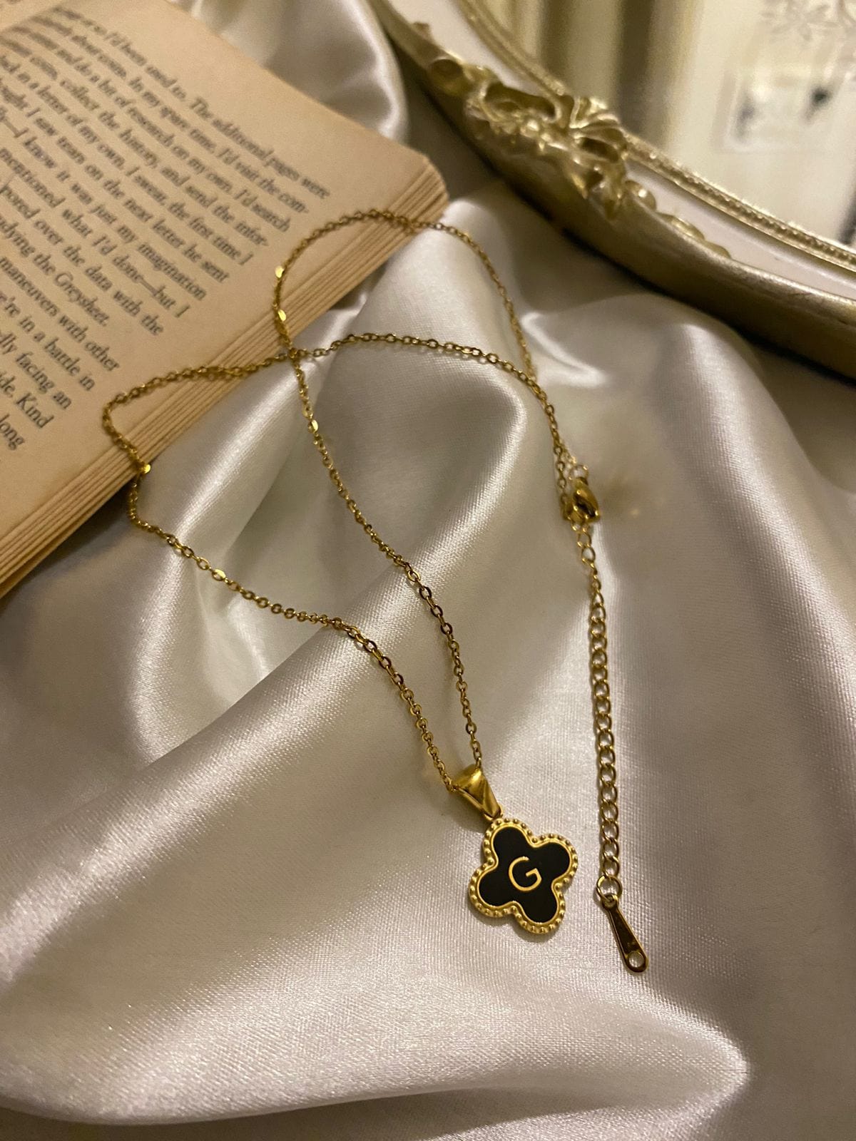 Engrave Delights Clover Leaf Alphabet Pendant (A-Z)