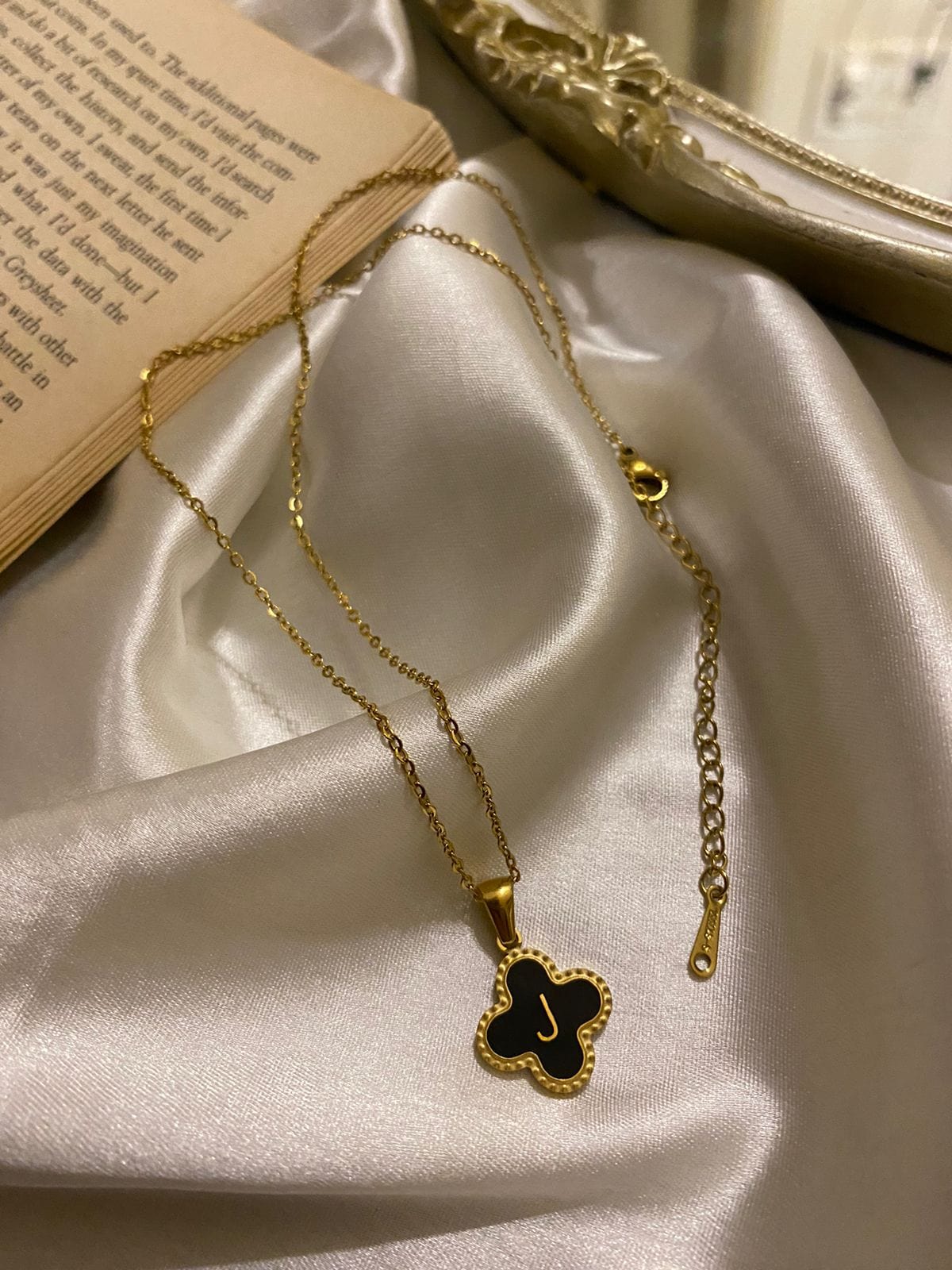Engrave Delights Clover Leaf Alphabet Pendant (A-Z)