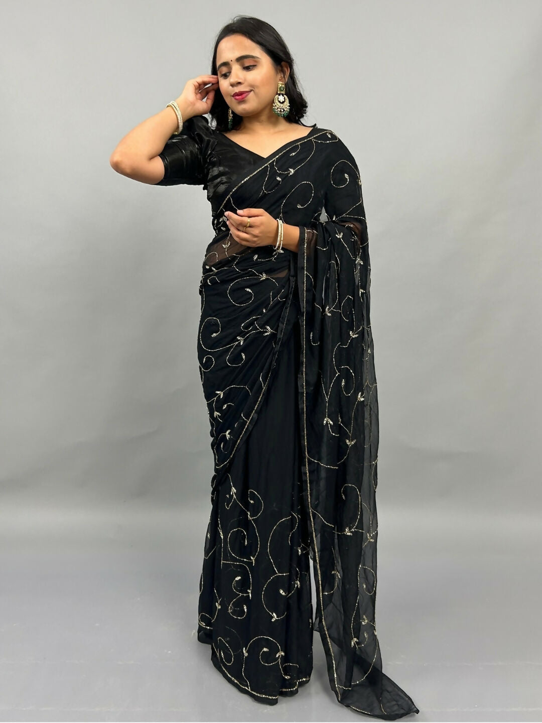 Banno Tera Swagger -Jaal Embroidery Pre-Pleated Shimmer Chiffon Saree