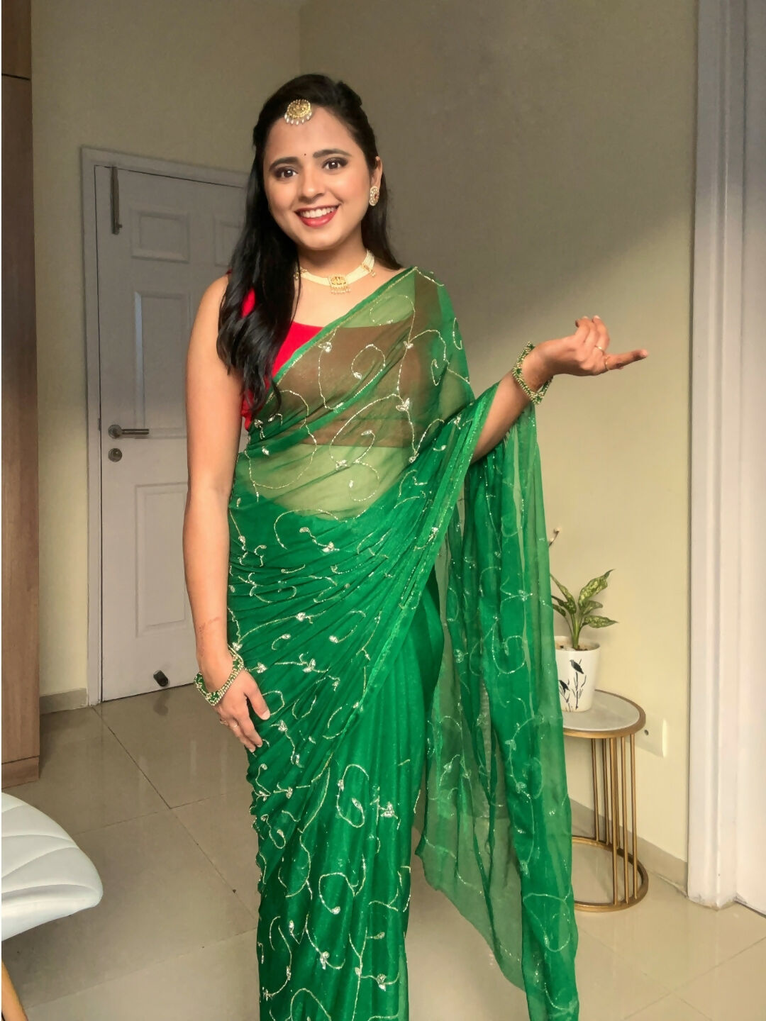 Banno Tera Swagger -Jaal Embroidery Pre-Pleated Shimmer Chiffon Saree
