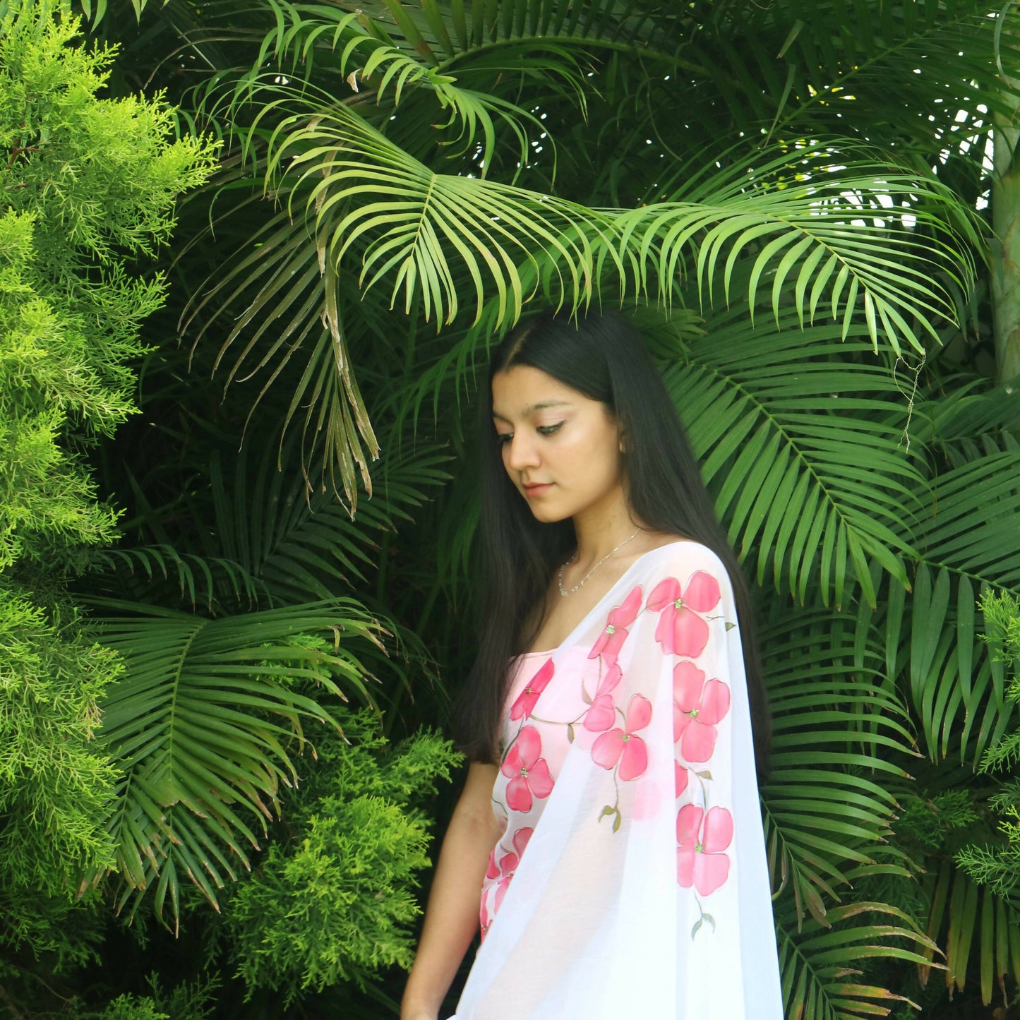 Dogwood Flowers White Chiffon Saree