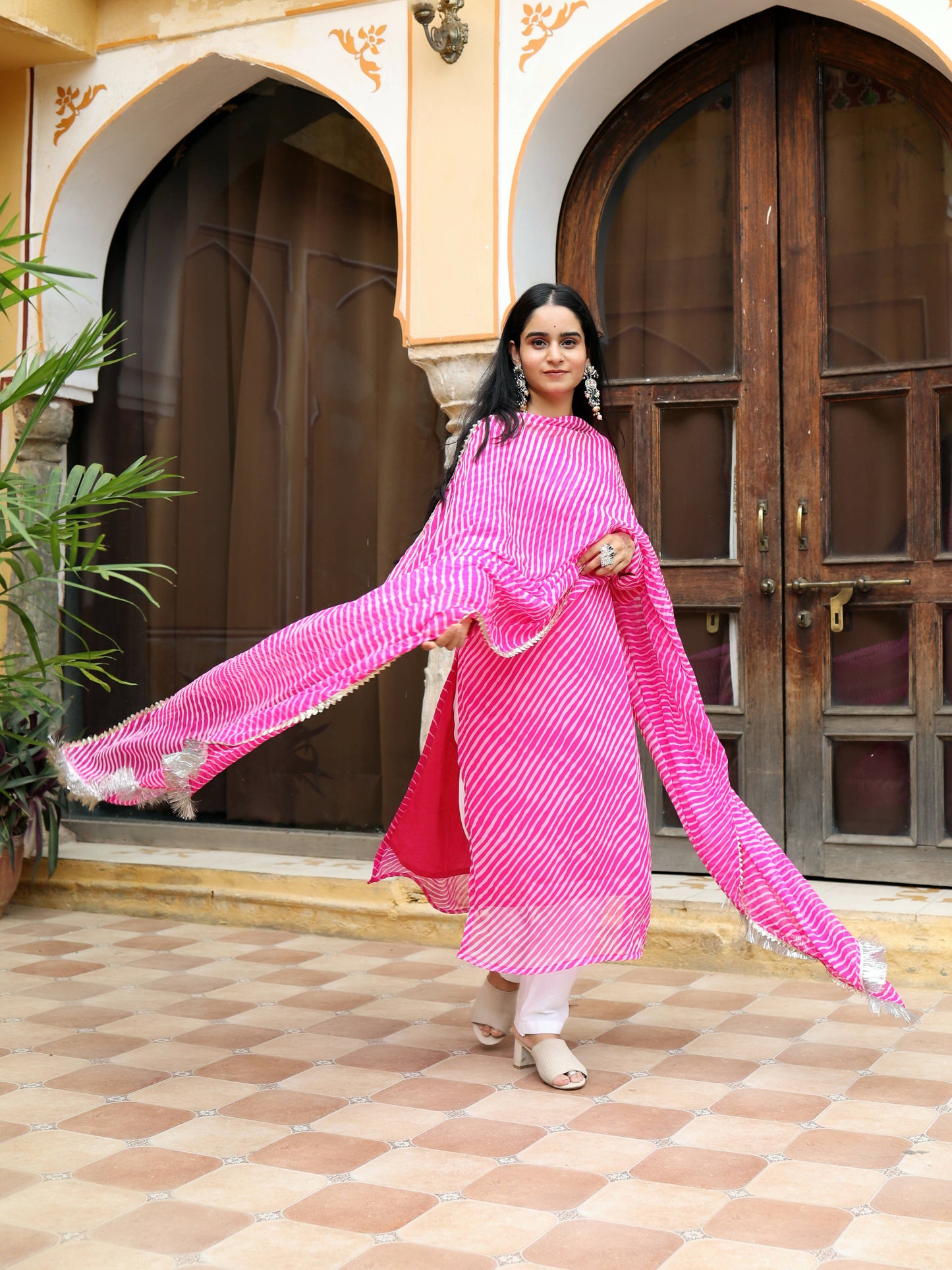 Hiraya Pink Leheriya Set