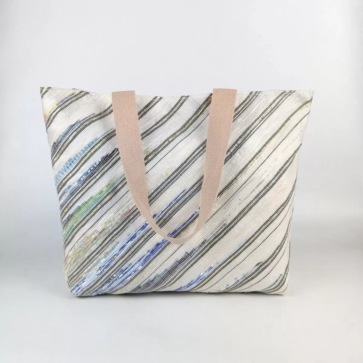 Upcycled_Handwoven_Designer_Beach_Bag_BBD0325-006_PS_W