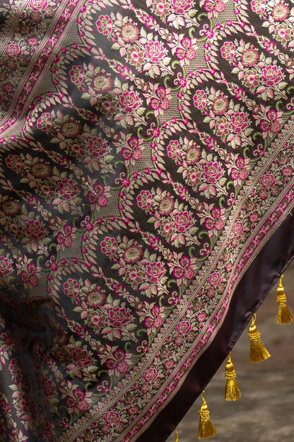 Jamawar Banarasi Silk Saree With Tassels
