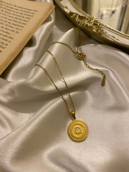 Engrave Delights Curve Molten Gold Neckchains (A-Z)