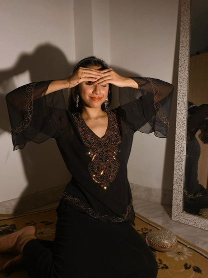 Zeenat Aman Black Short Top