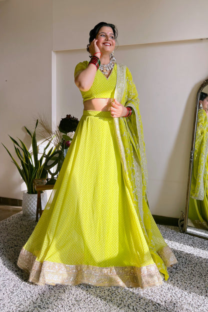 Bandhej Lehenga with Zari Dupatta
