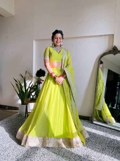 Bandhej Lehenga with Zari Dupatta