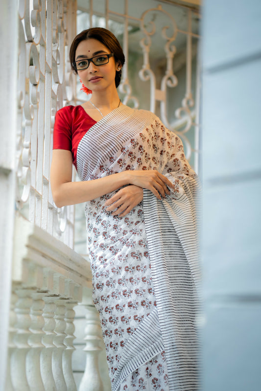 Abar Bochor Kuri Pore - Floral Butti Handwoven Saree