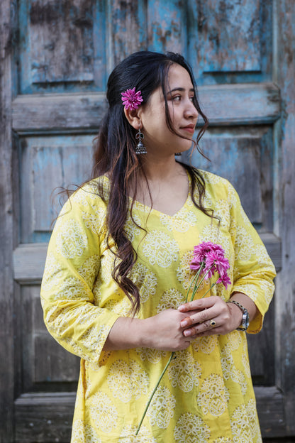 Vedika Bandhani A-line Long Kali Kurta