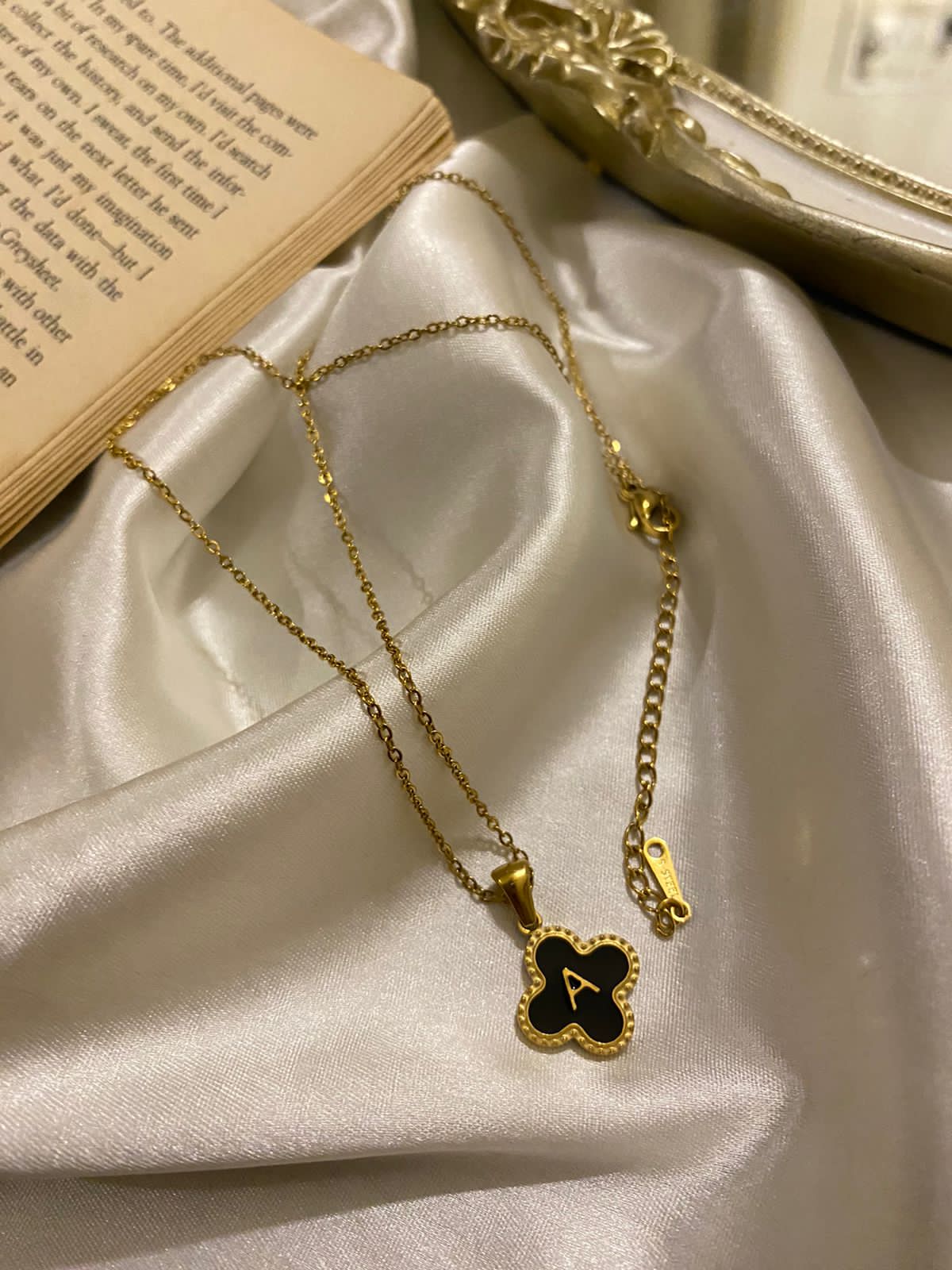 Engrave Delights Clover Leaf Alphabet Pendant (A-Z)
