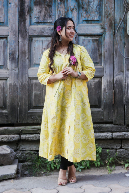 Vedika Bandhani A-line Long Kali Kurta