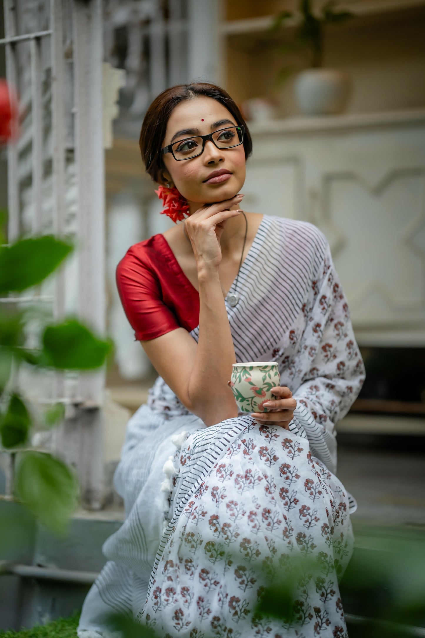 Abar Bochor Kuri Pore - Floral Butti Handwoven Saree