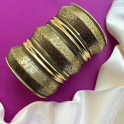 Golden Shayna Handcuff