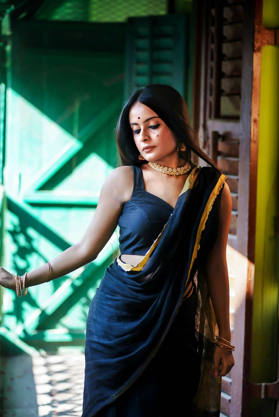 Retro Black Saree